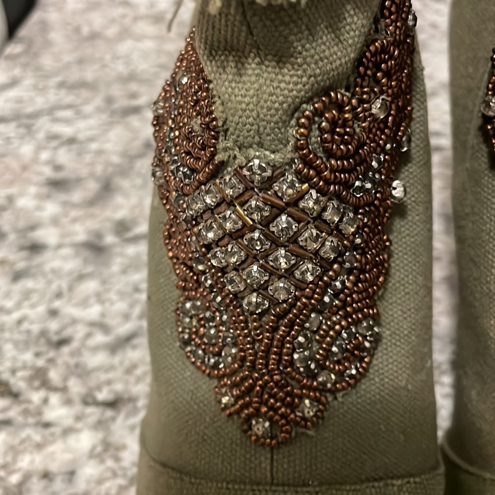 NWO Betsy Johnson Khaki color beaded Boot heels size 8 half - Picture 1 of 9